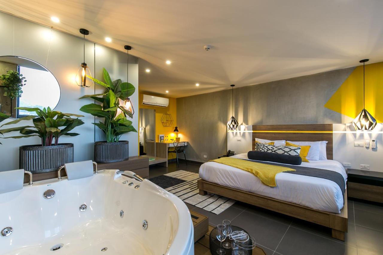 Epic Boutique Hotel Меделин Екстериор снимка